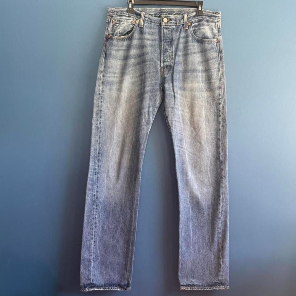 Vintage‎ 501 Levi's Men's Size 36x36 Denim Jeans Light Wash Button Fly Cotton